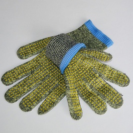 Cut resistant gloves